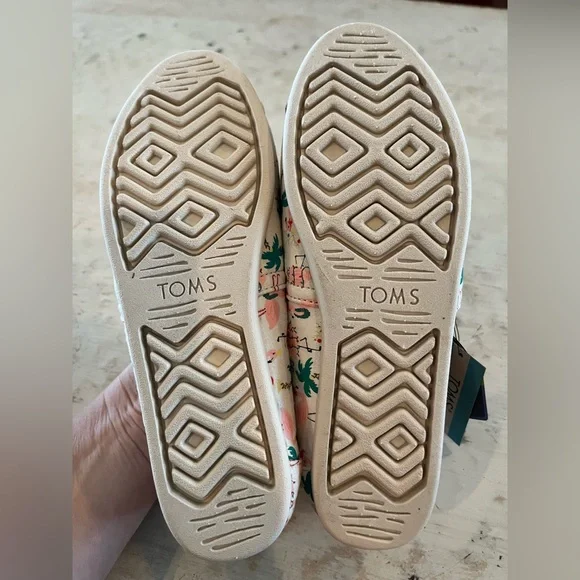 TOMS Alpargata Holiday Flamingo slip-on shoe NWT | size 7 - Picture 6 of 7
